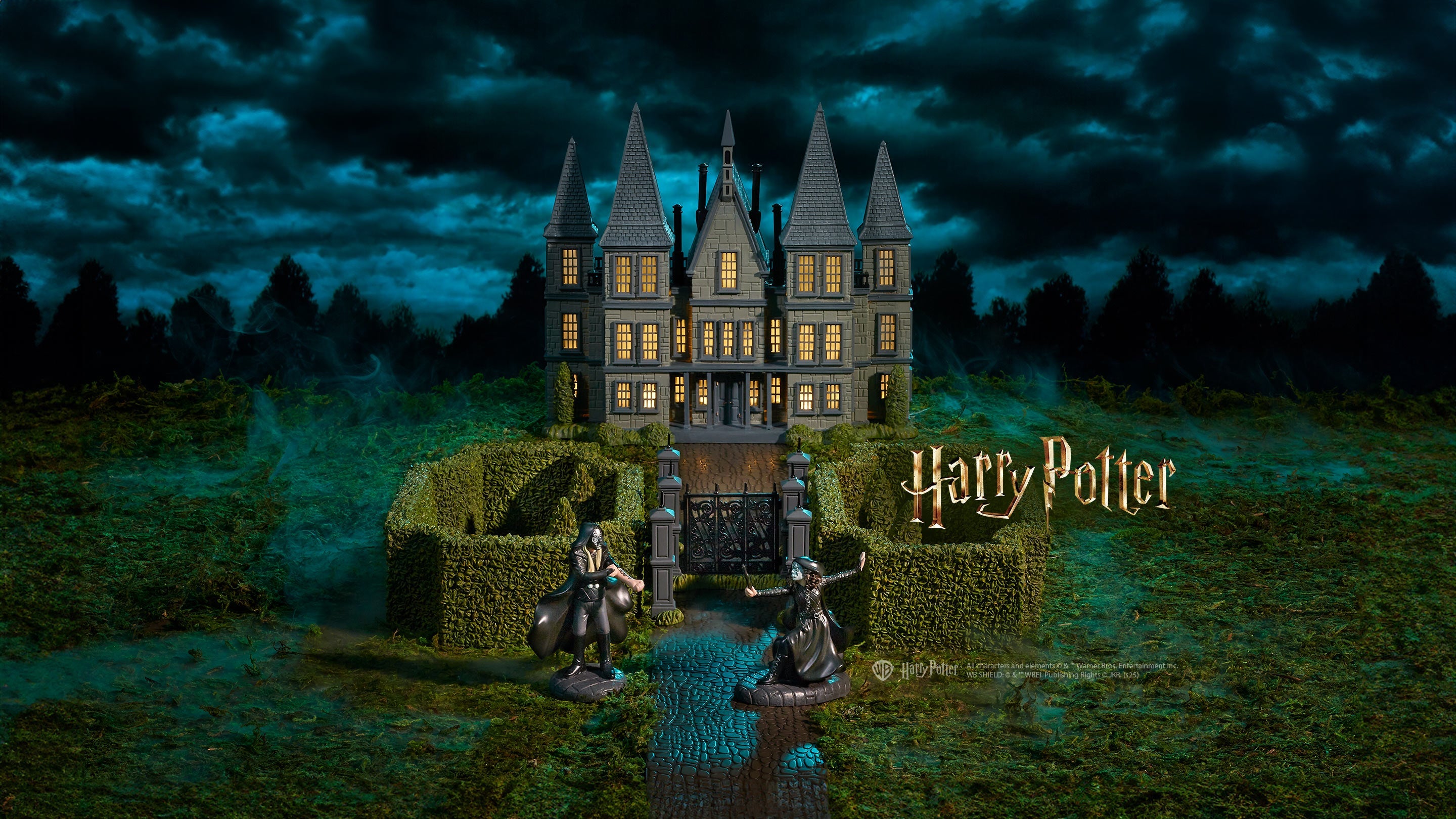 Department 56 Village Harry Potter lit castle and accessories