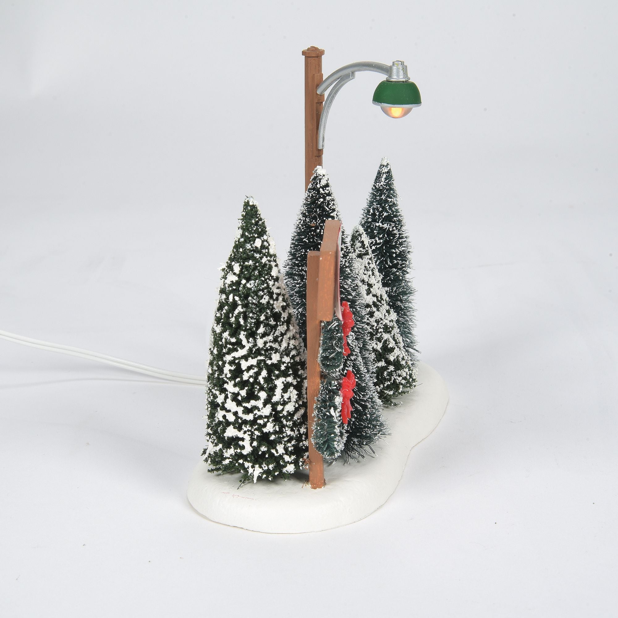 デパートメント56 ライト 置物　クリスマス Lit Christmas Tree Lot – Department 56