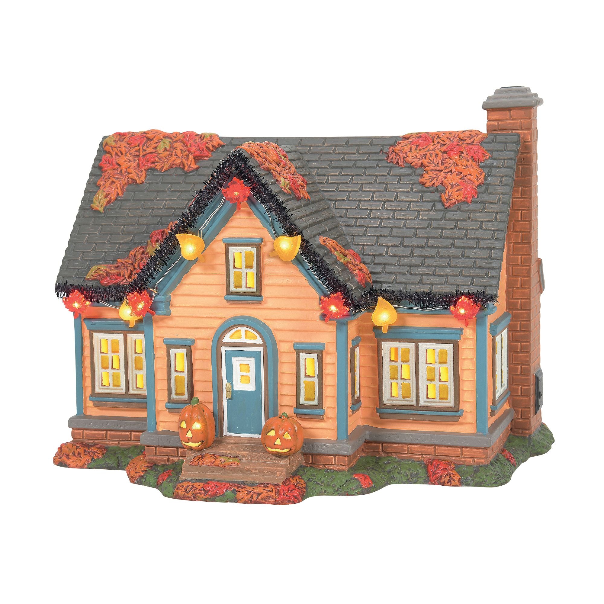 Trick or Treat Lane Peanuts – Department 56