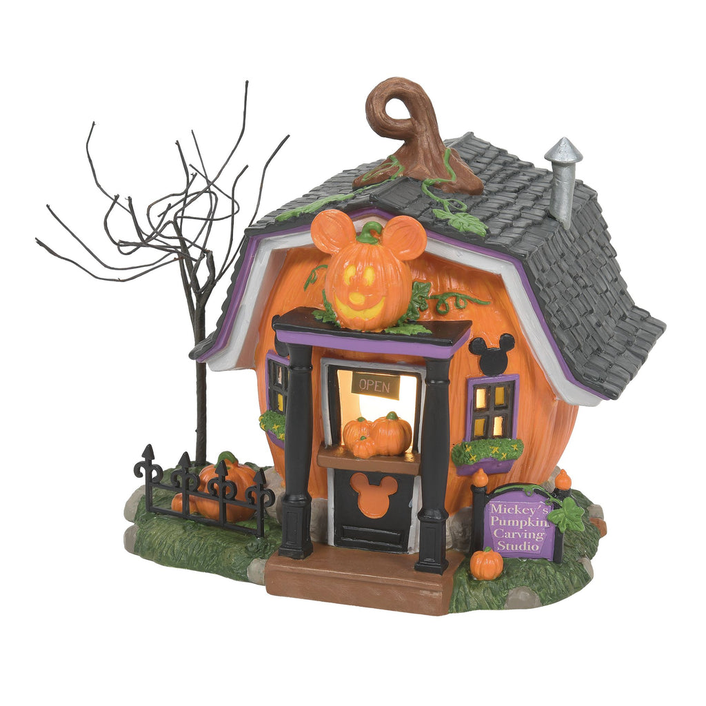 Pumpkintown Carving Studio – Department 56